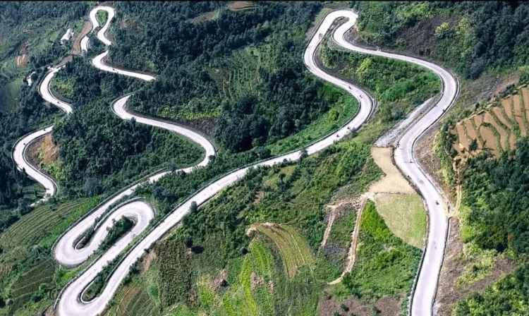 Bac Sum Slope – A Starting Point for Ha Giang Loop Adventurers